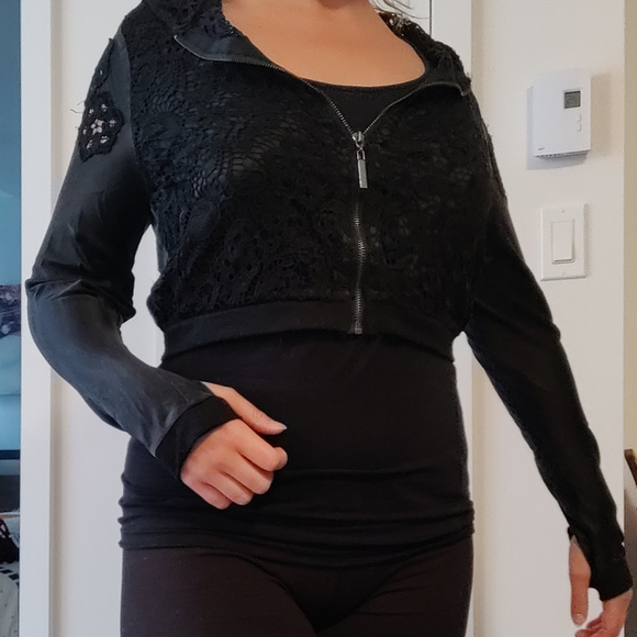 ODASI lace hoodie - Picture 1 of 4